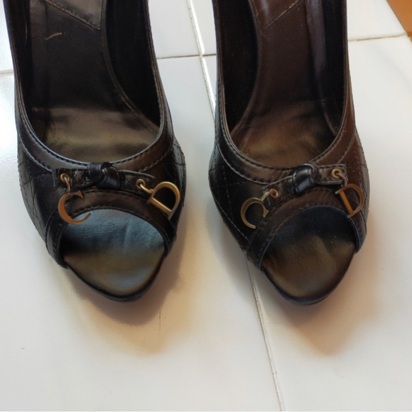 “ Dior” black heels with the “brands metal letters “. - Picture 4 of 10